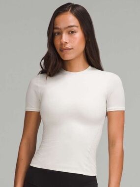 Lululemon Wundermost Ultra-Soft Nulu Short Sleeve Top Crew Tee Shirt Cream White